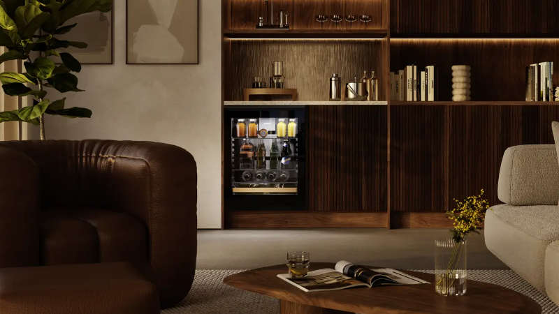 LIEBHERR Undercounter 24" Beverage Refrigerator - Glass (UBCGB3730)