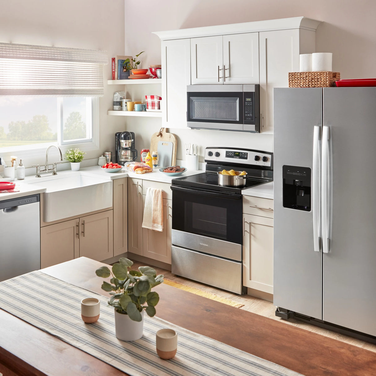 AMANA 30-inch Electric Range with Extra-Large Oven Window - Stainless Steel (AER6303MMS)