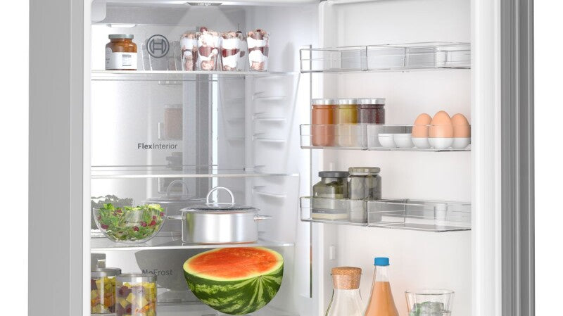 BOSCH 800 Series Free-standing fridge-freezer with freezer at bottom, glass door 24'' - White (B24CB80ESW)