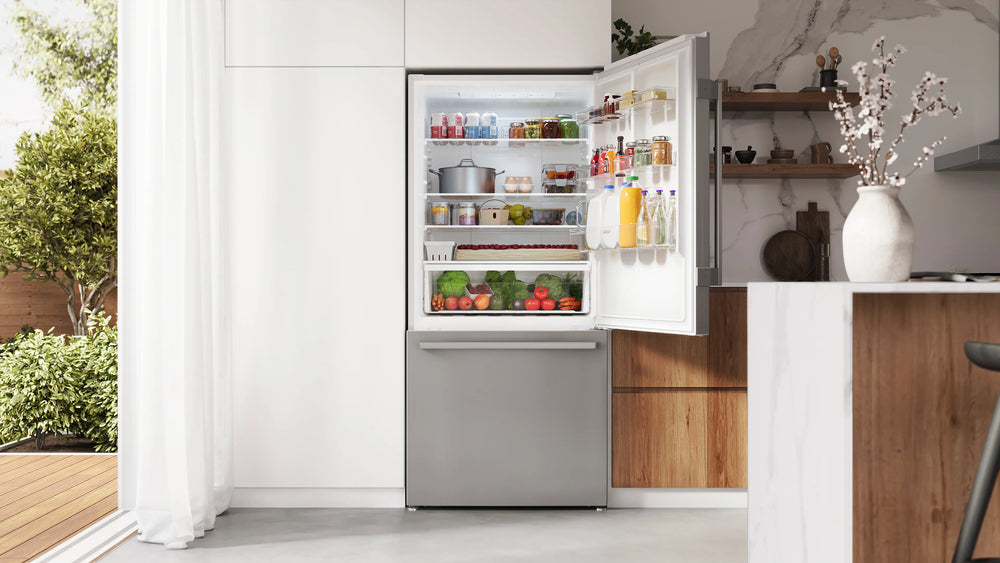BOSCH 100 Series Freestanding Bottom Freezer Refrigerator Stainless steel (with anti-fingerprint), Total No Frost - Stainless steel (with anti-fingerprint) (B33CM10SNS)