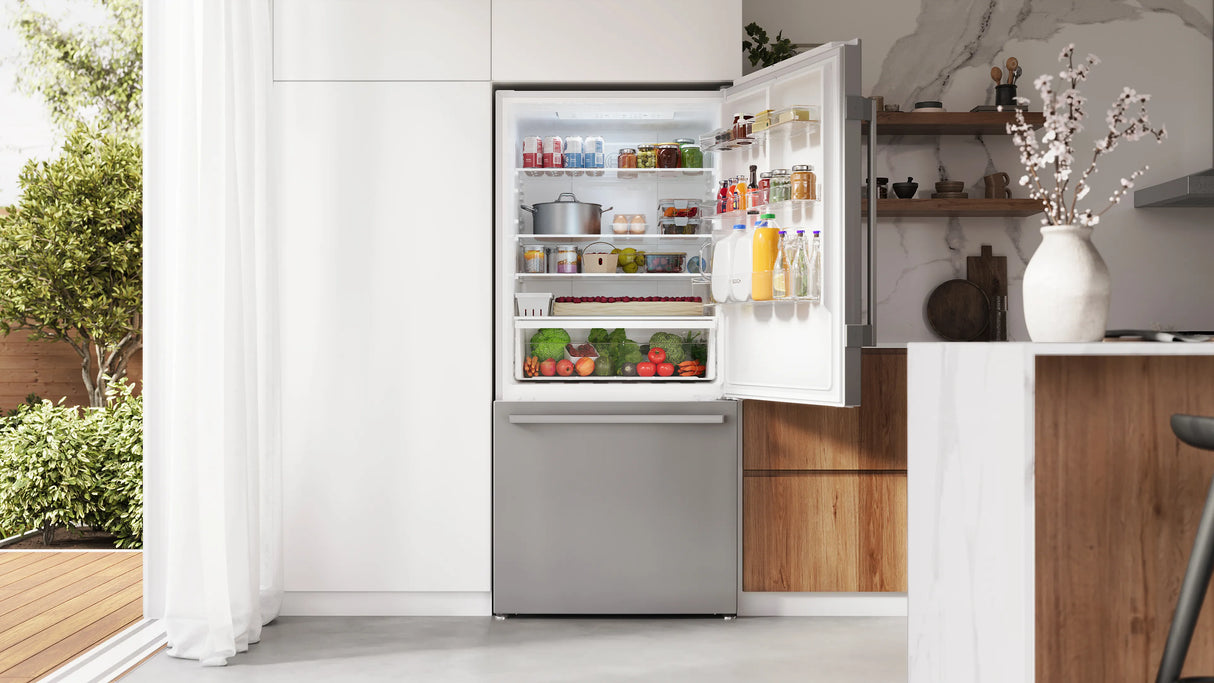 BOSCH 100 Series Freestanding Bottom Freezer Refrigerator Stainless steel (with anti-fingerprint), Total No Frost - Stainless steel (with anti-fingerprint) (B33CM10SNS)
