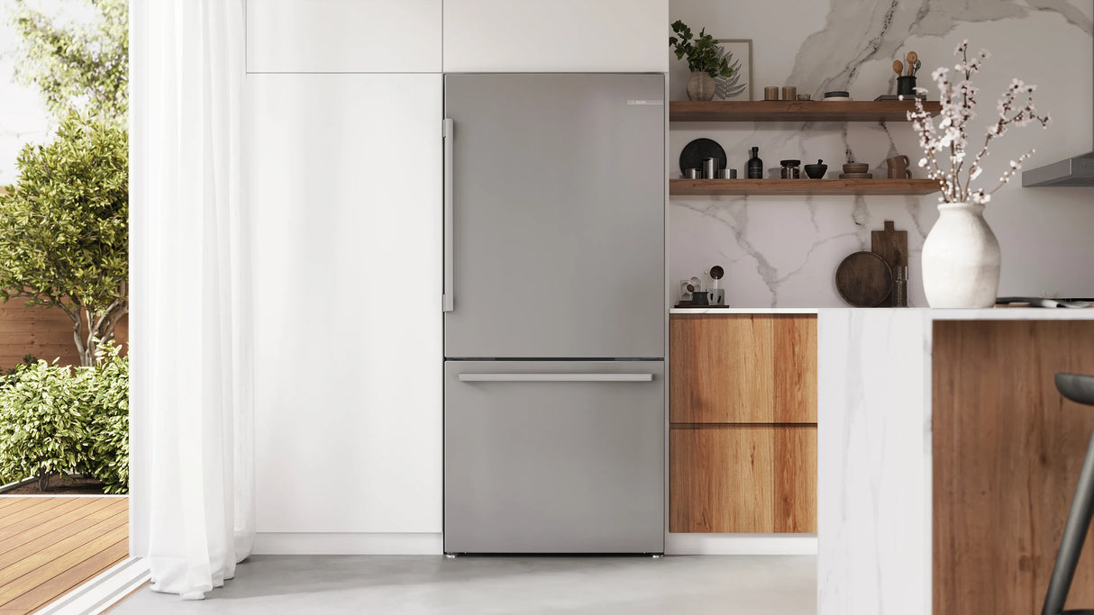 BOSCH 100 Series Freestanding Bottom Freezer Refrigerator Stainless steel (with anti-fingerprint), Total No Frost - Stainless steel (with anti-fingerprint) (B33CM10SNS)
