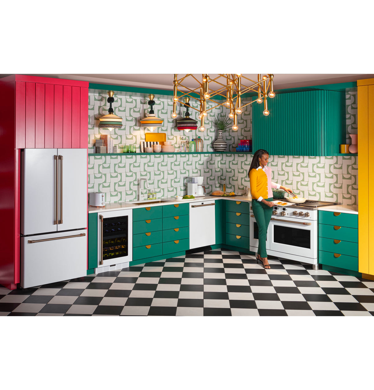 CAFE CAF?™ Wine Center - Matte White (CCP06DP4PW2)