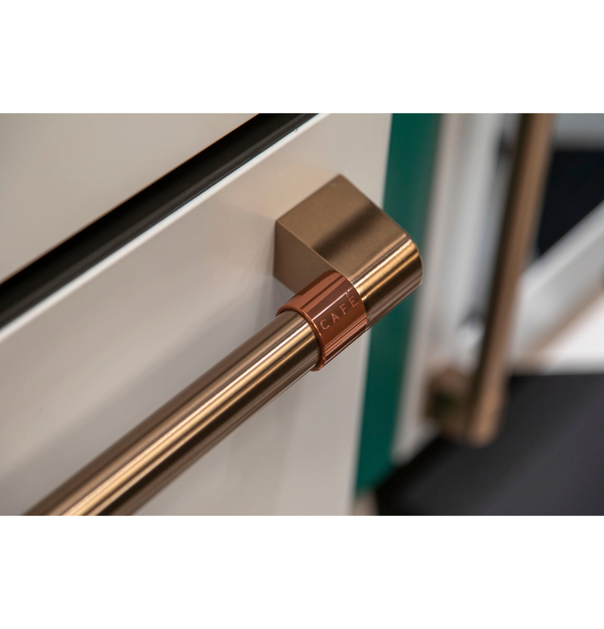 CAFE CAF?™ Wine Center - Matte White (CCP06DP4PW2)