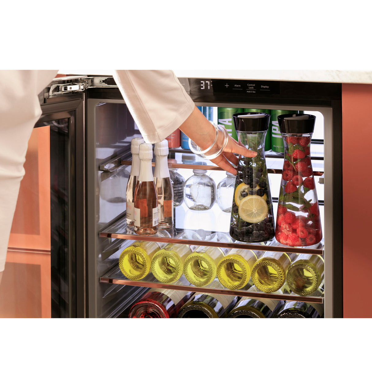 CAFE CAF?™ Beverage Center in Platinum Glass - Platinum Glass (CCR06BM2PS5)