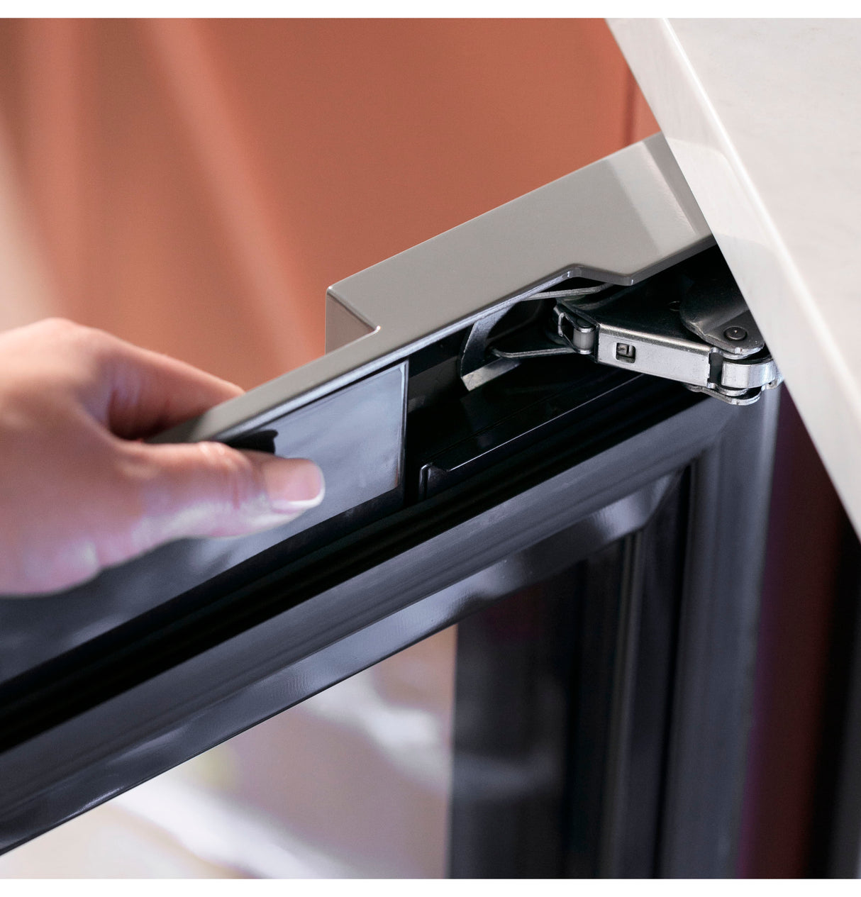 CAFE CAF?™ Beverage Center in Platinum Glass - Platinum Glass (CCR06BM2PS5)