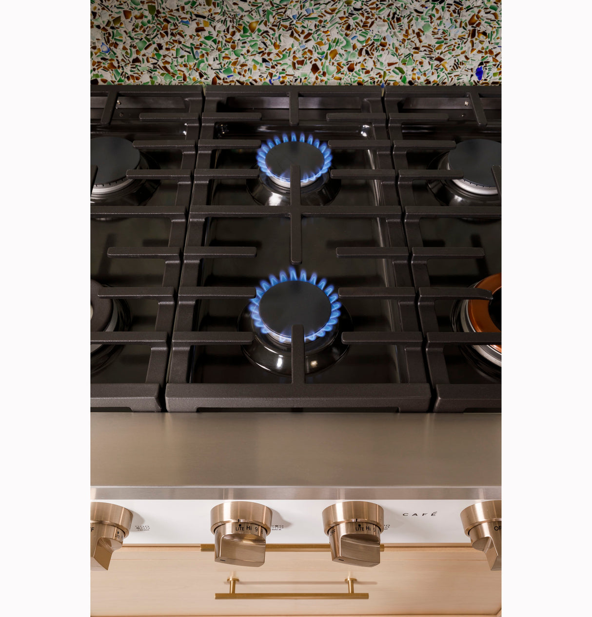 CAFE Caf? 36" Commercial-style Gas Rangetop With 6 Burners (natural Gas) - Matte White (CGU366P4TW2)