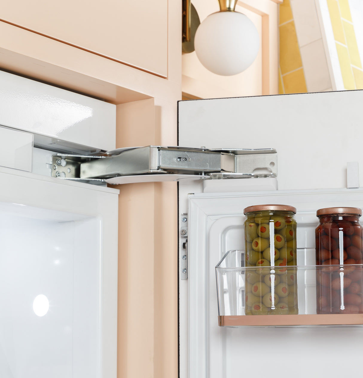 Cafe Caf? 36" Integrated Bottom-freezer Refrigerator - Stainless Steel (CIC36RP2VS1)