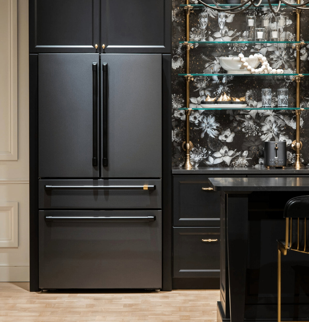 CAFE Caf? 23.2 Cu. Ft. Smart Counter-depth 4-door French-door Refrigerator With Dual-dispense Autofill Pitcher - Matte Black (CJE23DP3WD1)