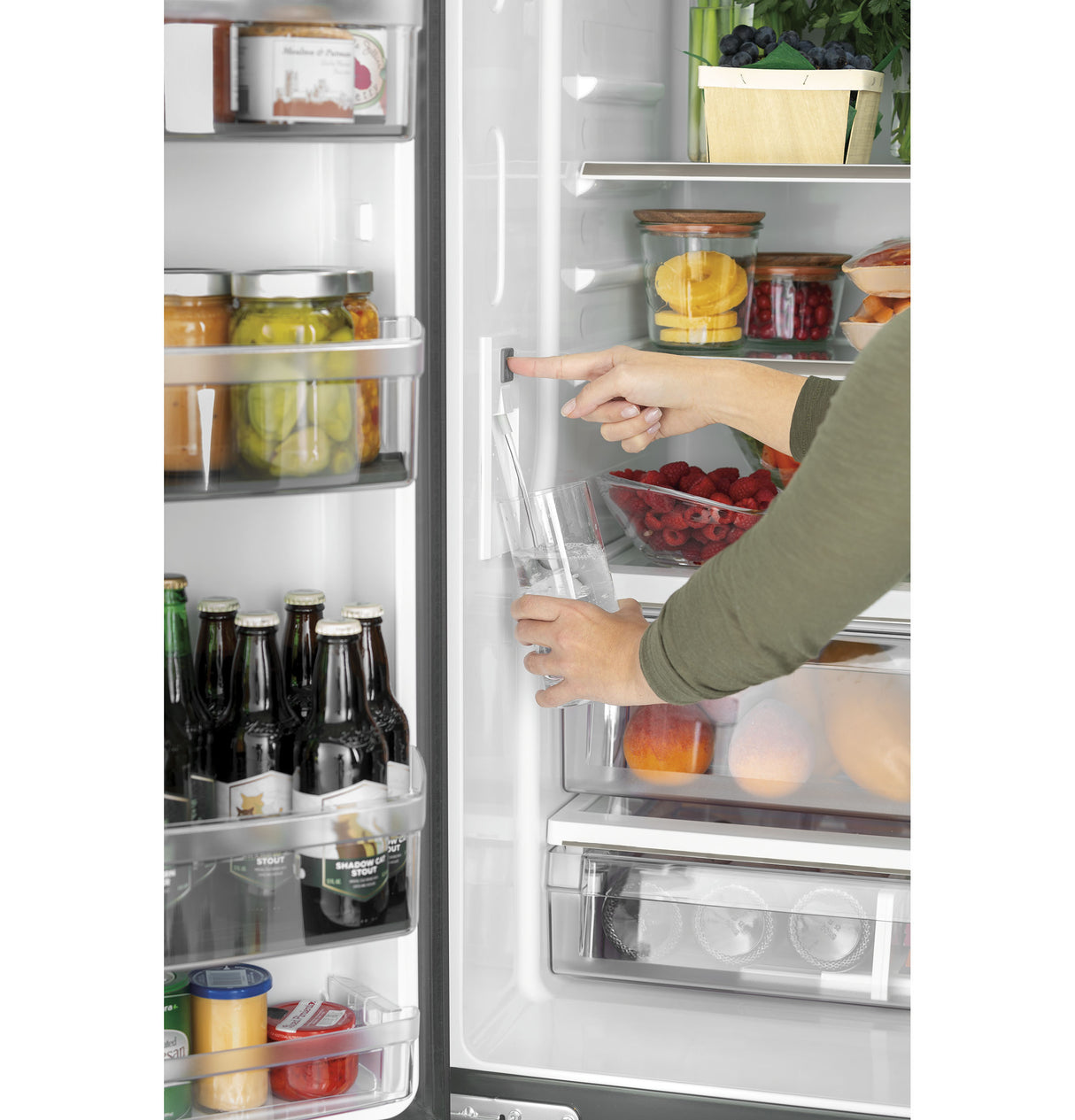 CAFE Caf? 18.6 Cu. Ft. Counter-depth French-door Refrigerator - Matte White (CWE19SP4NW2)