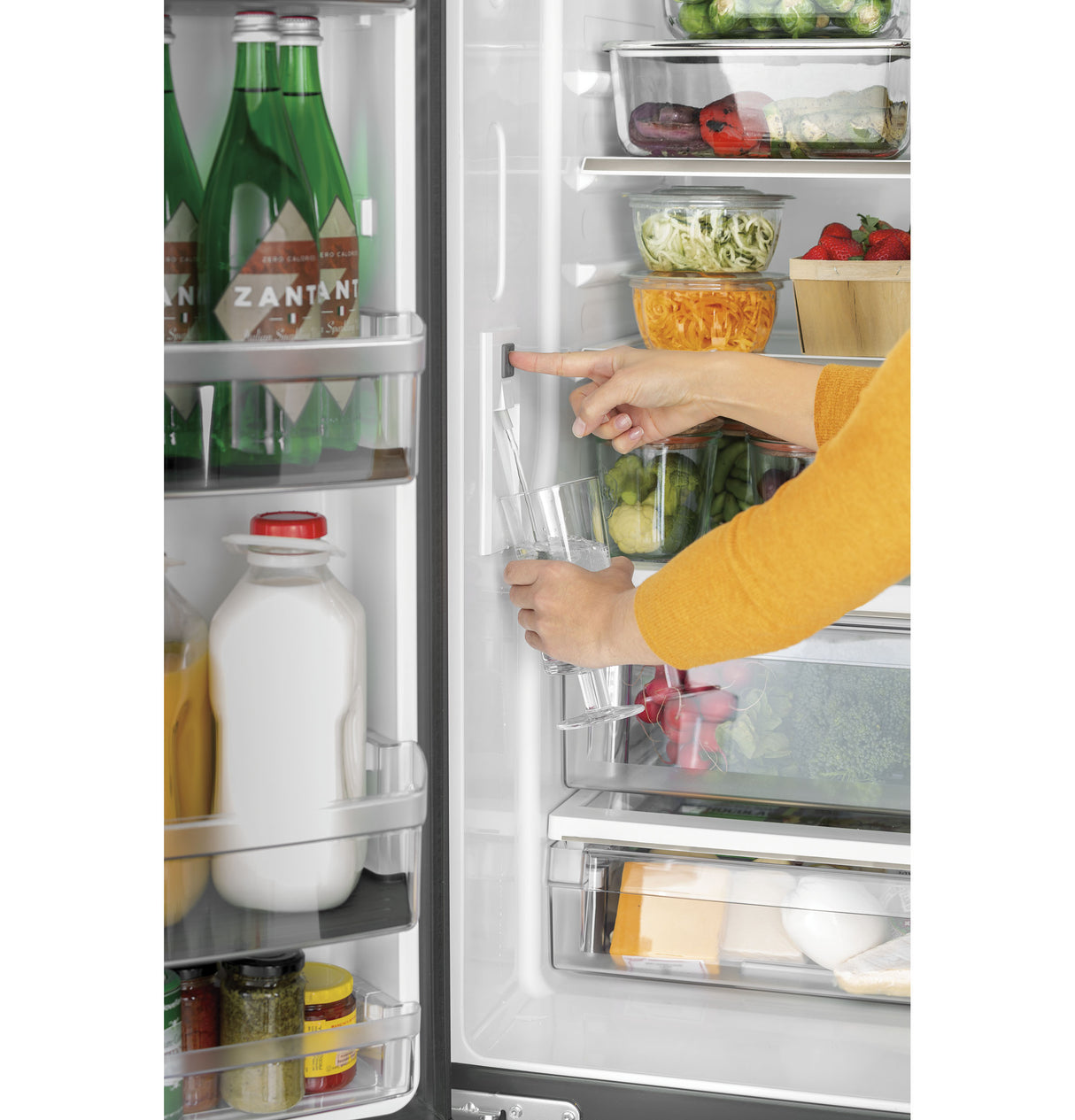 CAFE Caf? 18.6 Cu. Ft. Counter-depth French-door Refrigerator - Matte White (CWE19SP4NW2)