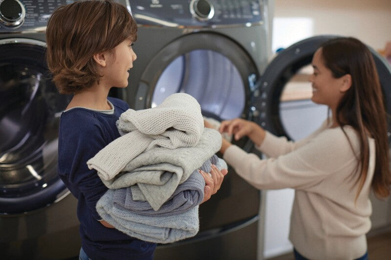ELECTROLUX 600 Series Electric Dryer - 8.0 Cu. Ft. - Titanium (ELFE7637AT)