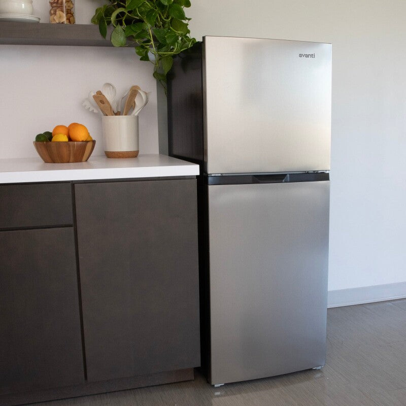 AVANTI Avanti 7.0 cu. ft. Apartment Size Refrigerator - White (FF7B0W)