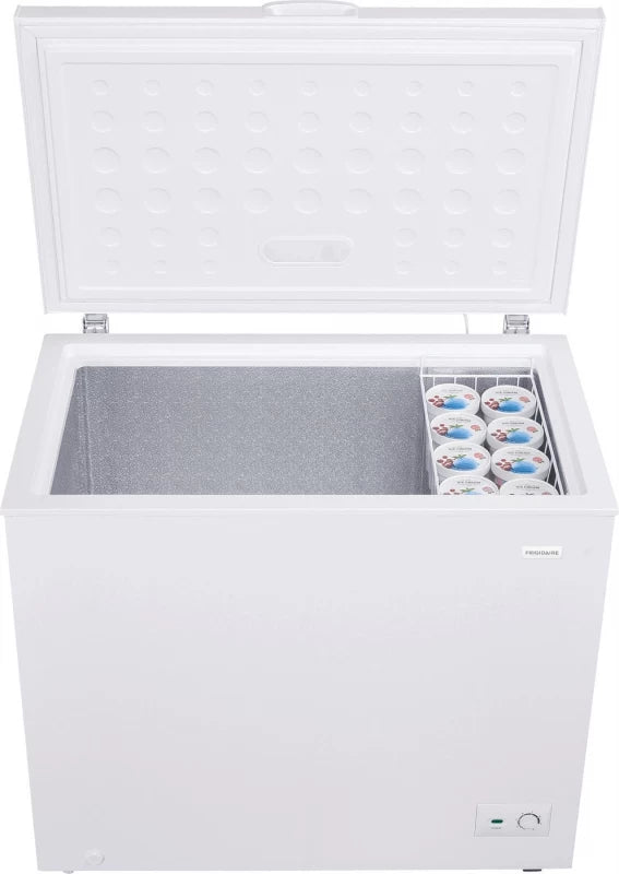 FRIGIDAIRE 8.7 Cu. Ft. Chest Freezer - White (FFCS0922AW)
