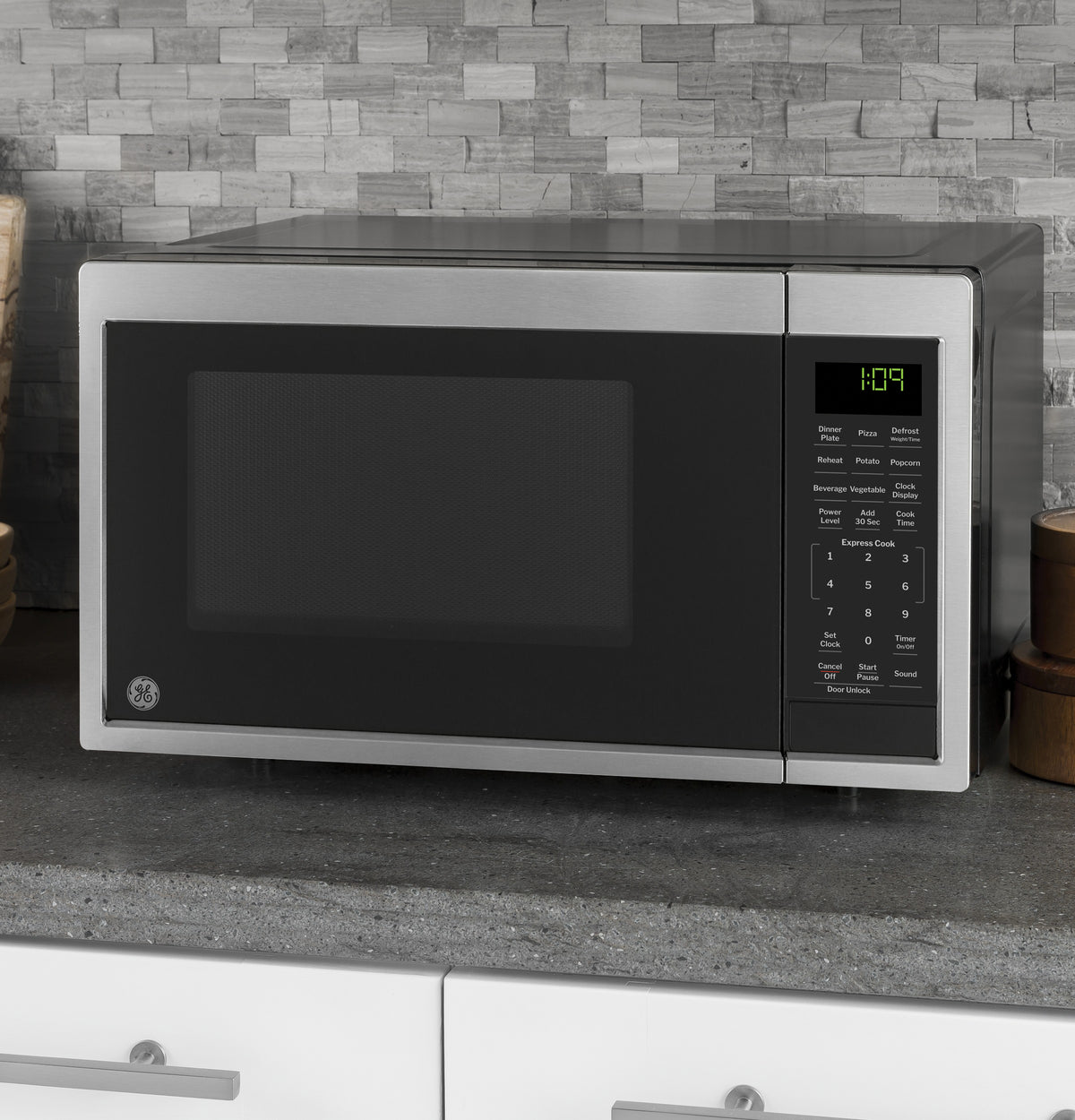 GE 0.9 Cu. Ft. Capacity Countertop Microwave Oven - Stainless Steel (GCST09N1WSS)