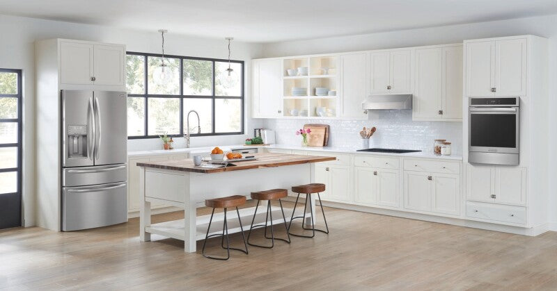 Frigidaire Gallery 24" Single Electric Wall Oven with Air Fry - White (GCWS2438AW)