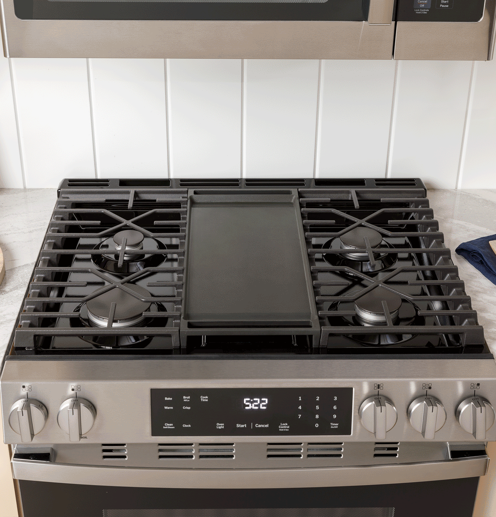 GE 30" Slide-In Front Control Gas Range with Crisp Mode - Stainless Steel (GGS500SVSS)