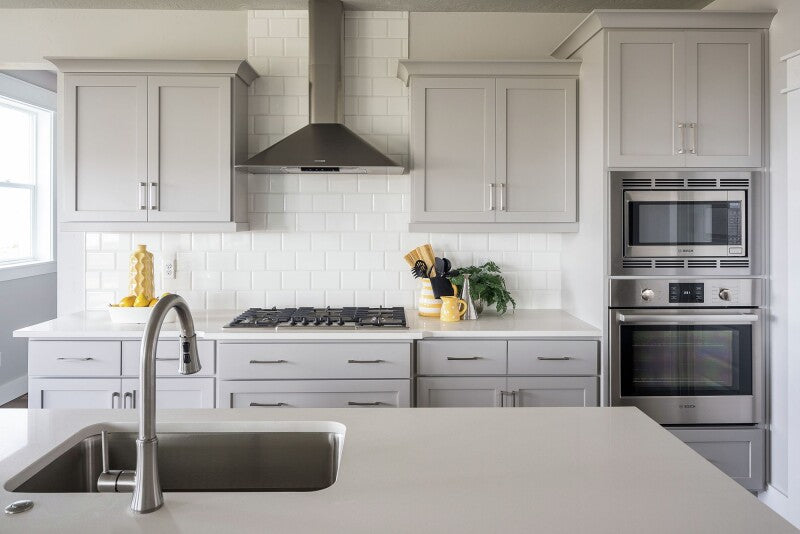 BOSCH 500 Series Single Wall Oven 30'' - Stainless Steel (HBL5451UC)