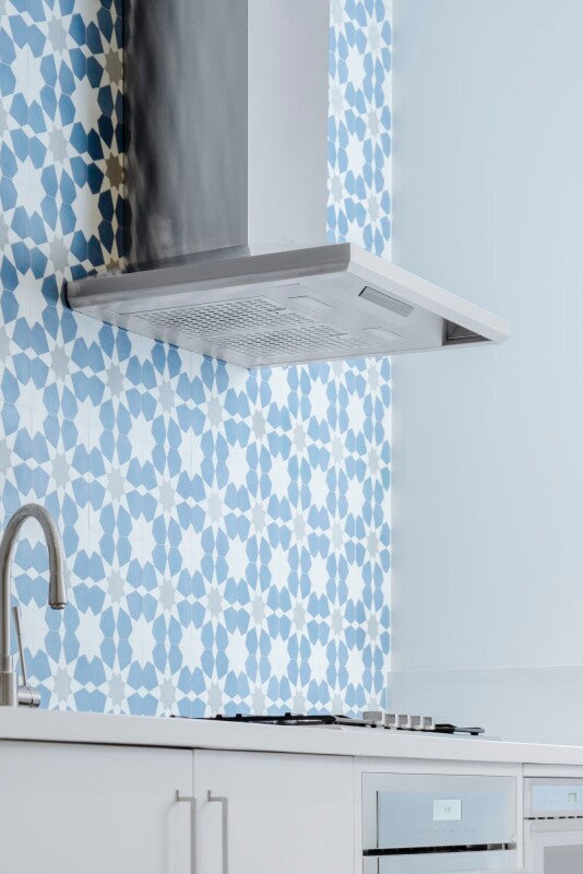 Thermador Masterpiece Pyramid Chimney Wall Hood 30" - Stainless Steel (HMCB30WS)