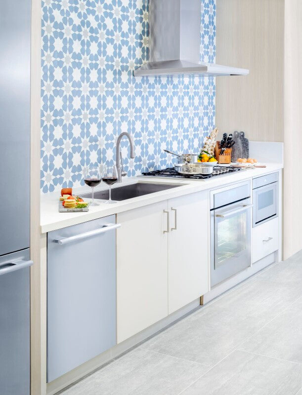 Thermador Masterpiece Pyramid Chimney Wall Hood 30" - Stainless Steel (HMCB30WS)