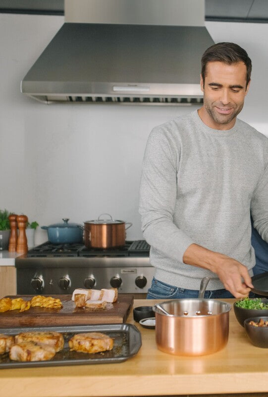 Thermador Professional Pyramid Chimney Wall Hood 48" - Stainless Steel (HPCN48WS)