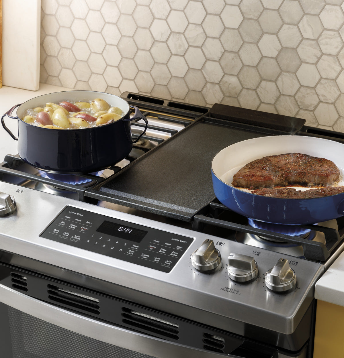 GE 30" Slide-In Front Control Gas Double Oven Range - Stainless Steel (JGSS86SPSS)