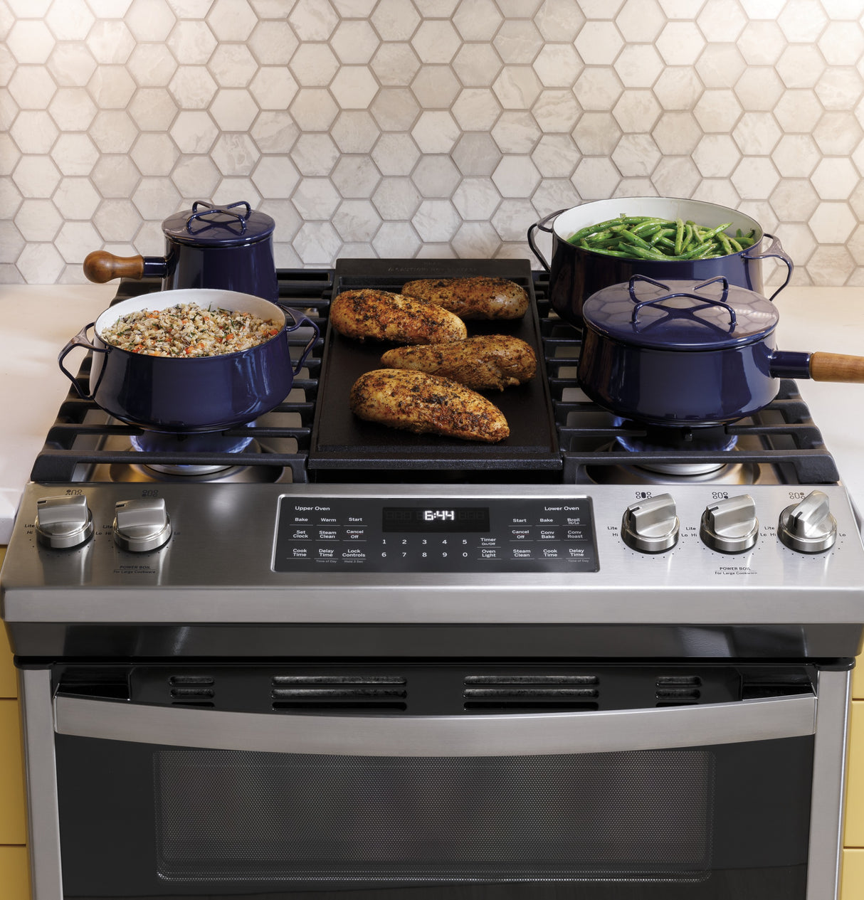 GE 30" Slide-In Front Control Gas Double Oven Range - Stainless Steel (JGSS86SPSS)