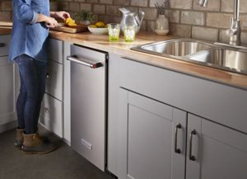 KitchenAid 15'' Automatic Ice Maker with PrintShield™ Finish - Stainless Steel with PrintShield™ Finish (KUIX335HPS)