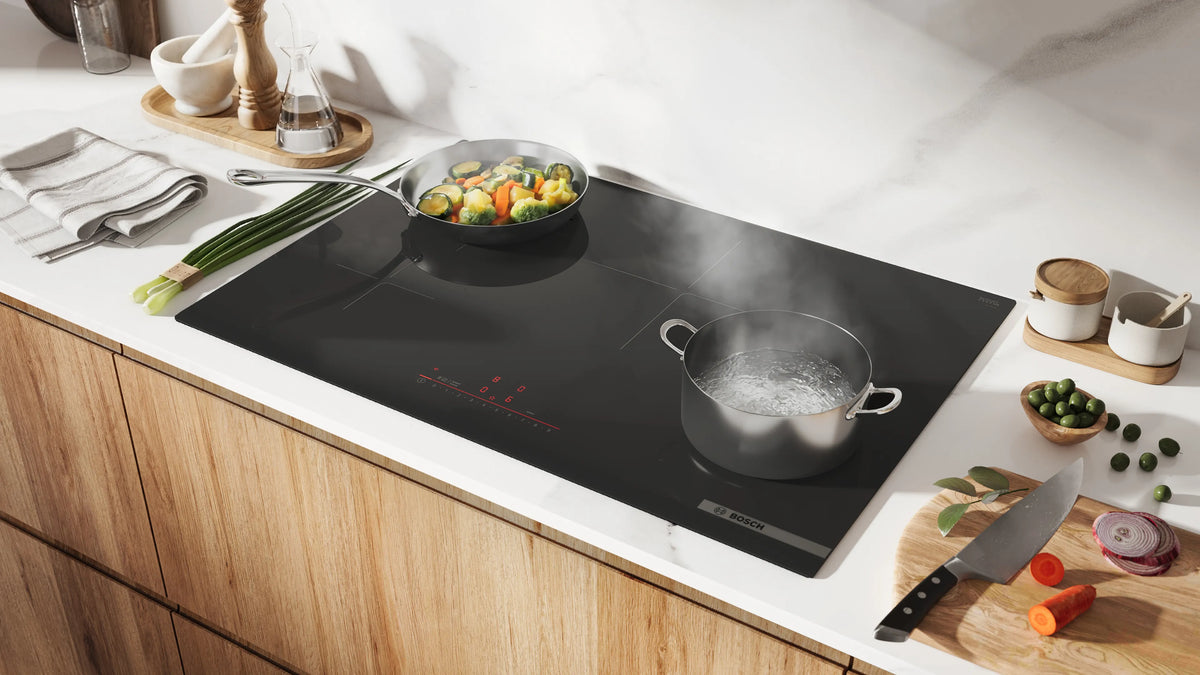 BOSCH 500 Series Induction Cooktop 30'' Without Frame - Black (NIT5063UC)