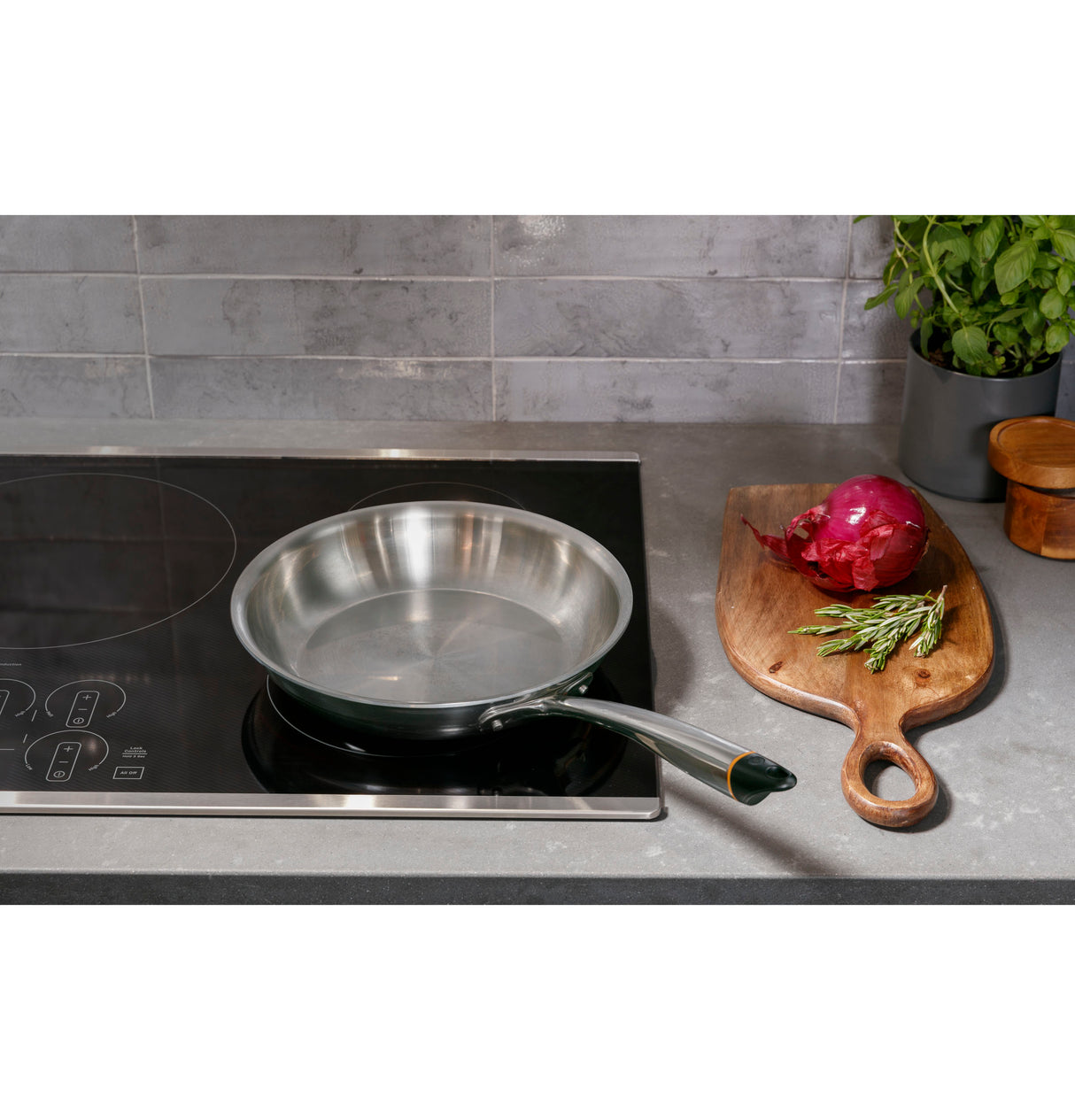 GE Profile 30" Built-In Touch Control Induction Cooktop - Black (PHP9030DTBB)