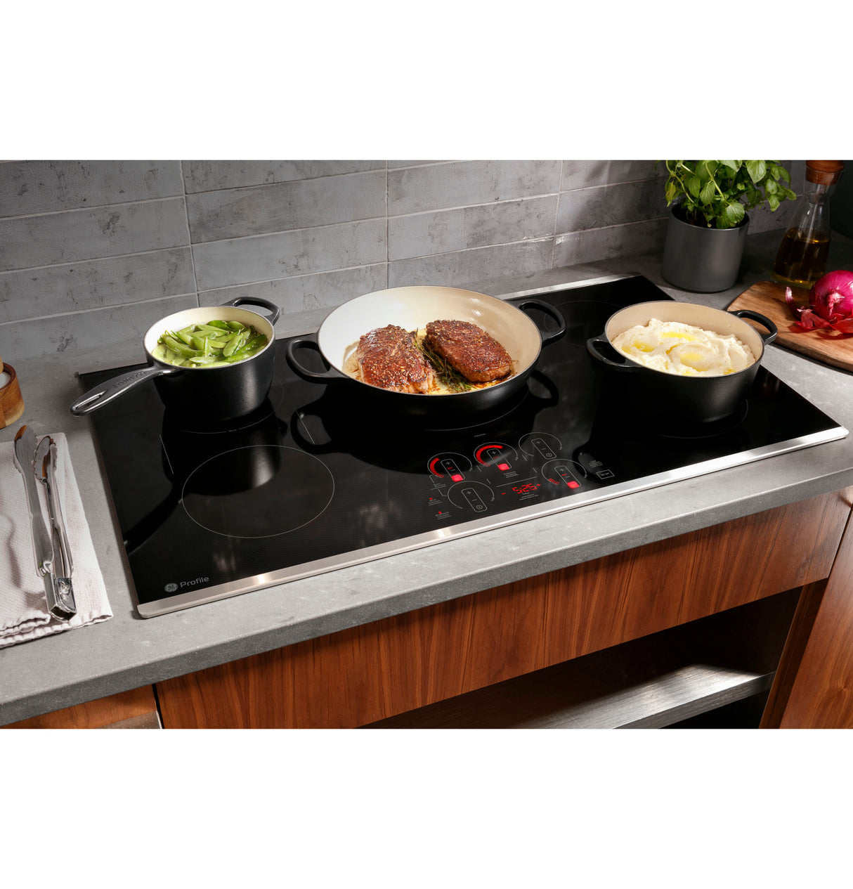 GE Profile 30" Built-In Touch Control Induction Cooktop - Black (PHP9030DTBB)