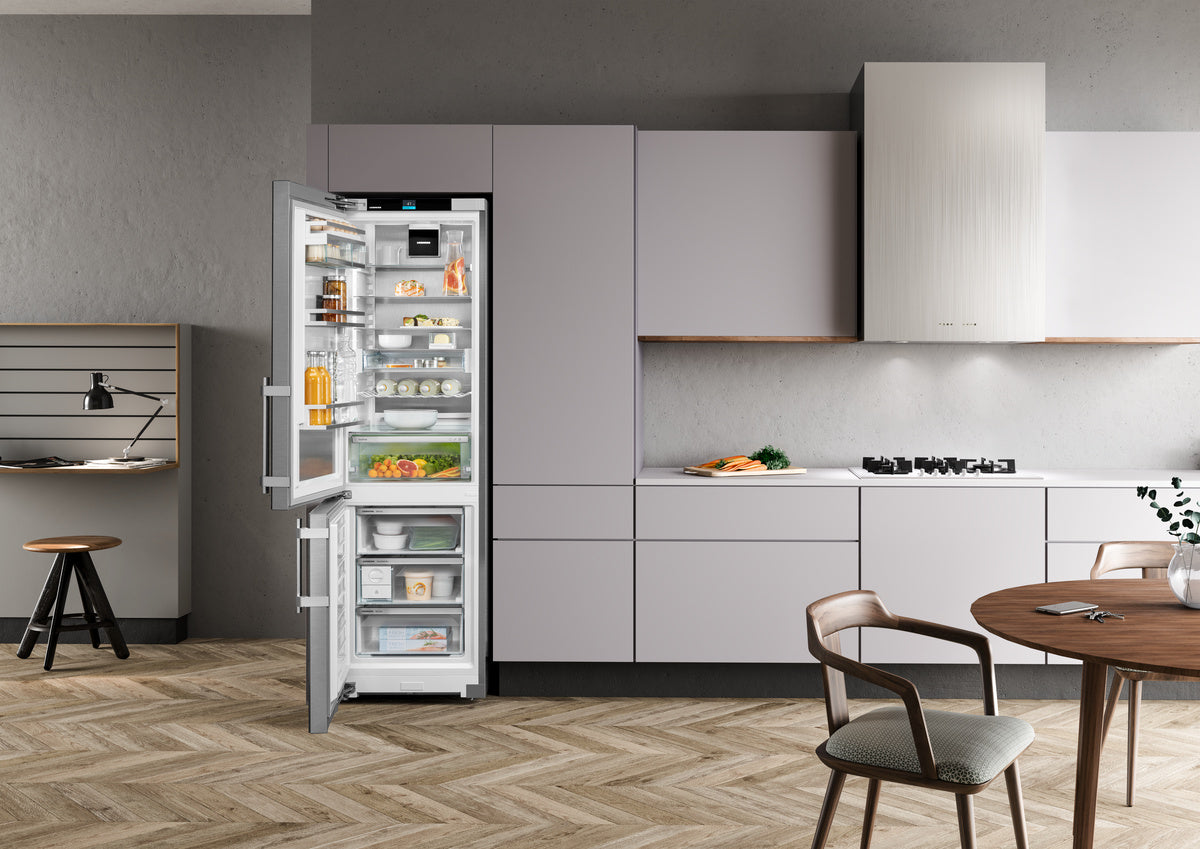 LIEBHERR Combined fridge-freezers with EasyFresh and NoFrost, Left Hinged - Stainless (SC5781)