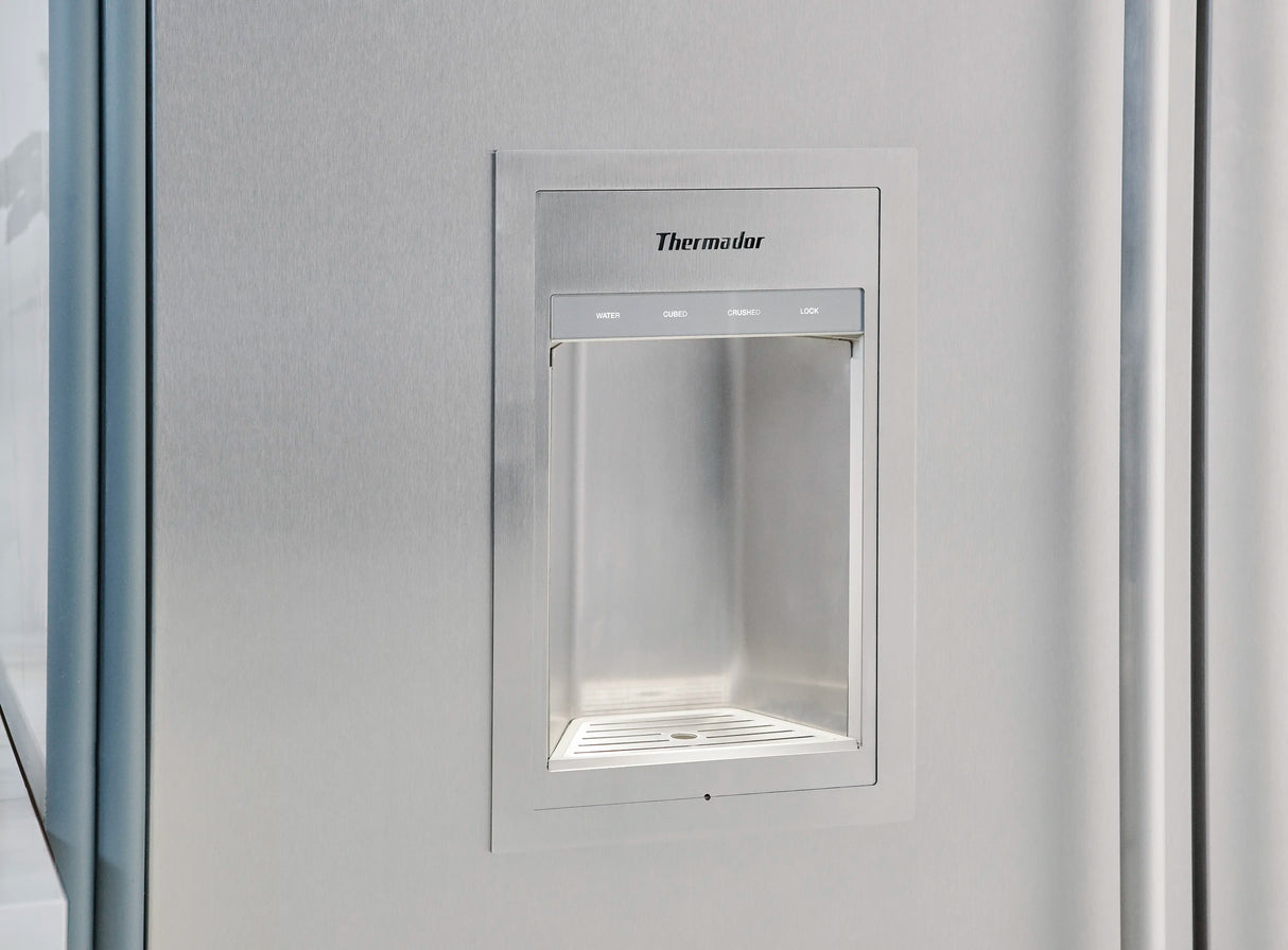 THERMADOR Freedom® Built-in Freezer Column 18'' Panel Ready, External Ice & Water Dispenser, Left Hinge - Panel Ready (T18ID905LP)