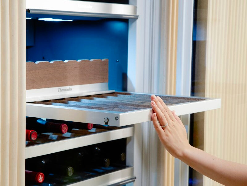 Thermador Built-in Wine Cooler with Glass Door 24" Built-in Wine Cooler with Glass Door 24'' - Panel Ready (T24IW905SP)