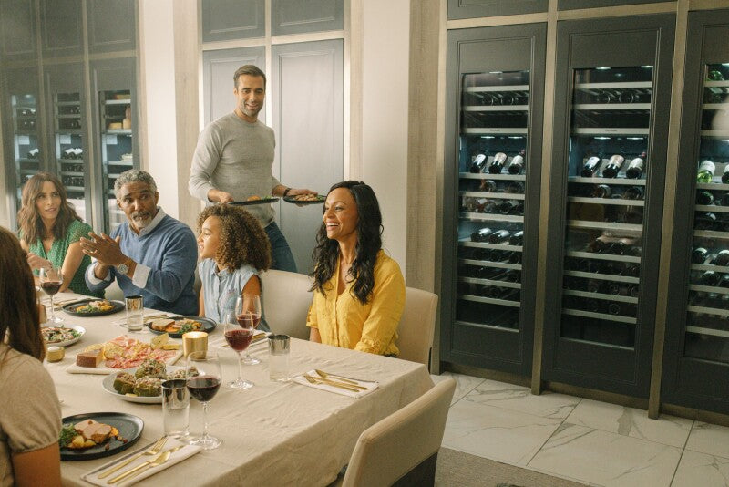 Thermador Built-in Wine Cooler with Glass Door 24" Built-in Wine Cooler with Glass Door 24'' - Panel Ready (T24IW905SP)