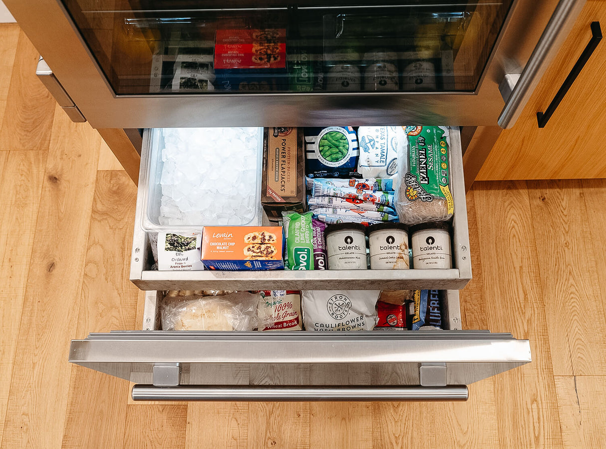 True Residential 30″ Solid Door Refrigerator with Bottom Freezer - Stainless Steel (TR30RBFRSSA)