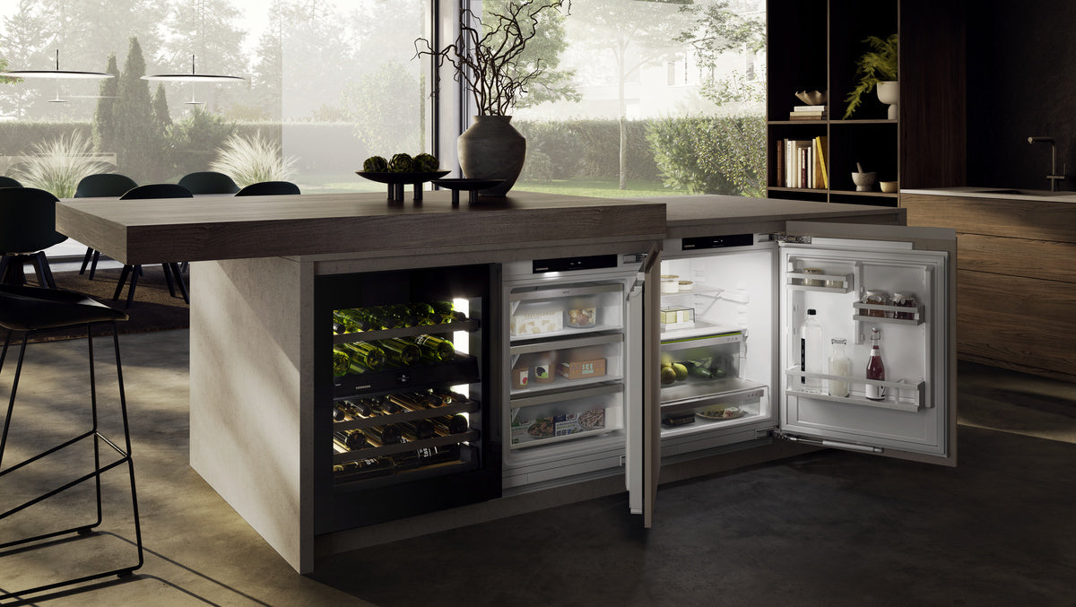 Liebherr Fridge suitable for undercounter installation with EasyFresh, Right Hinged - Panel ready (UR3650)