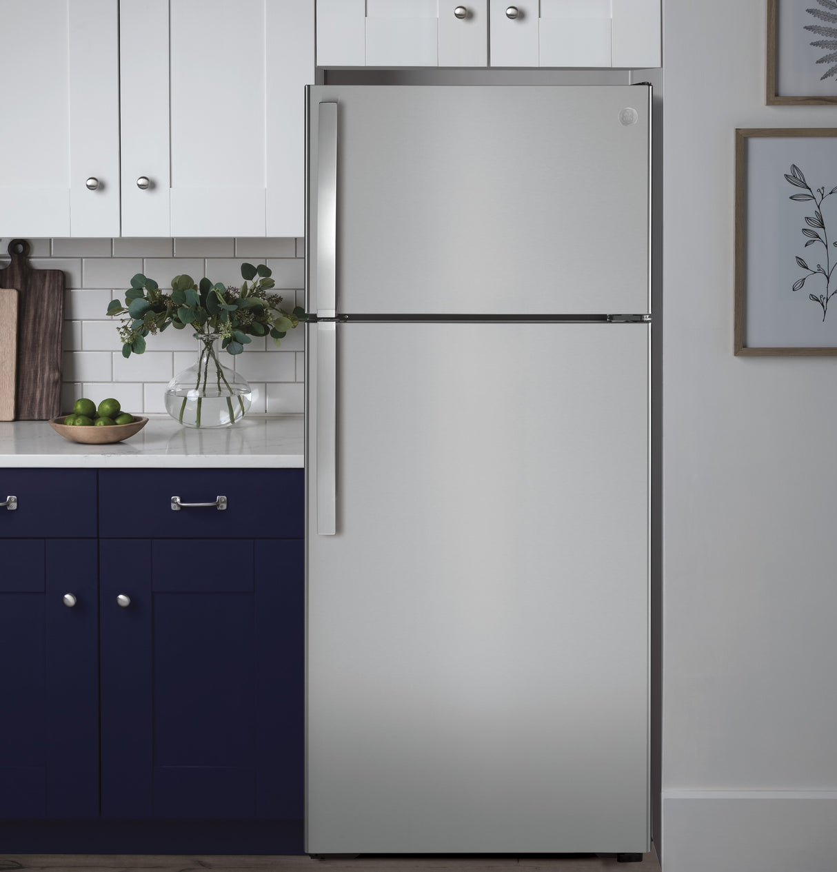 GE APPLIANCES GE(R) ENERGY STAR(R) 16.6 Cu. Ft. Top-Freezer Refrigerator -  (GIE17GSNRSS)