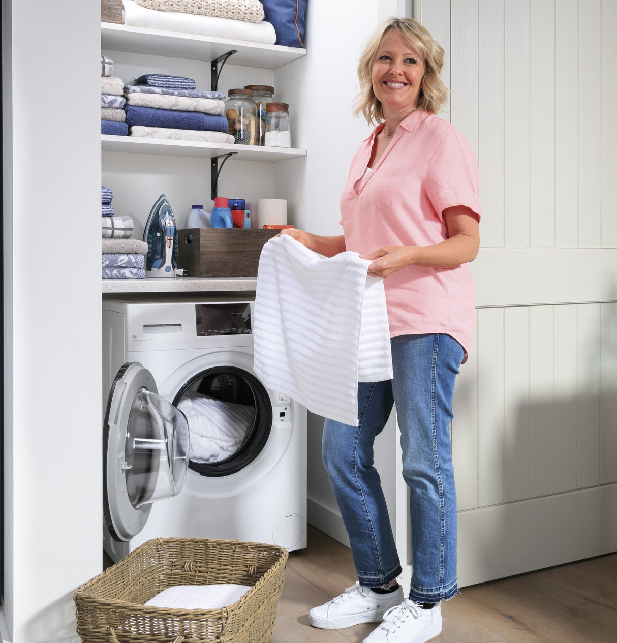 GE APPLIANCES GE(R) 24" 2.4 cu. ft.Capacity Front Load Washer/Condenser Dryer Combo -  (GFQ14ESSNWW)