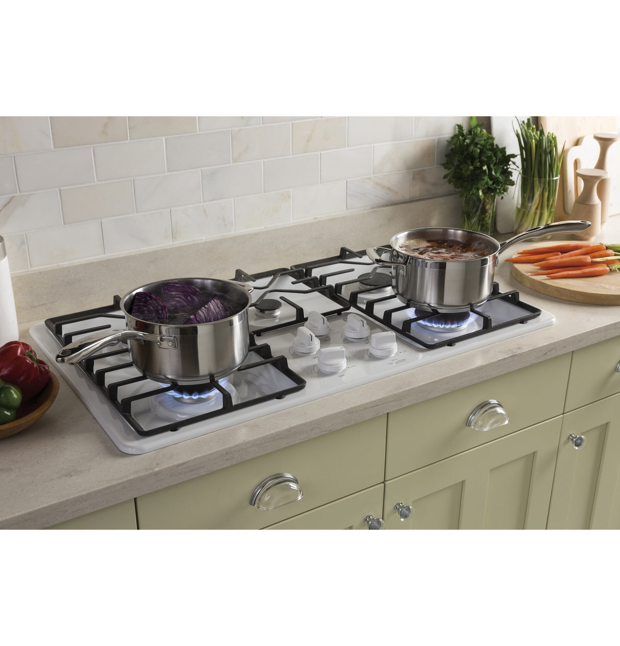 GE APPLIANCES GE(R) 36" Built-In Gas Cooktop with Dishwasher-Safe Grates -  (JGP3036DLWW)