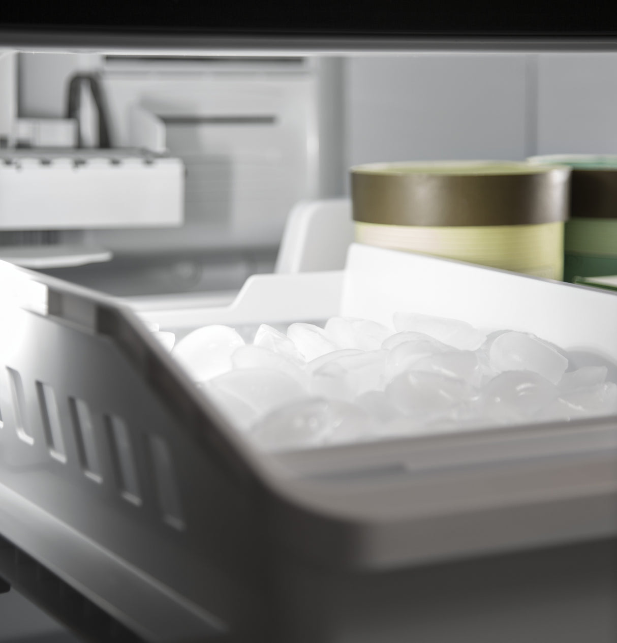 GE APPLIANCES GE(R) ENERGY STAR(R) 21.0 Cu. Ft. Bottom-Freezer Refrigerator -  (GDE21EYKFS)