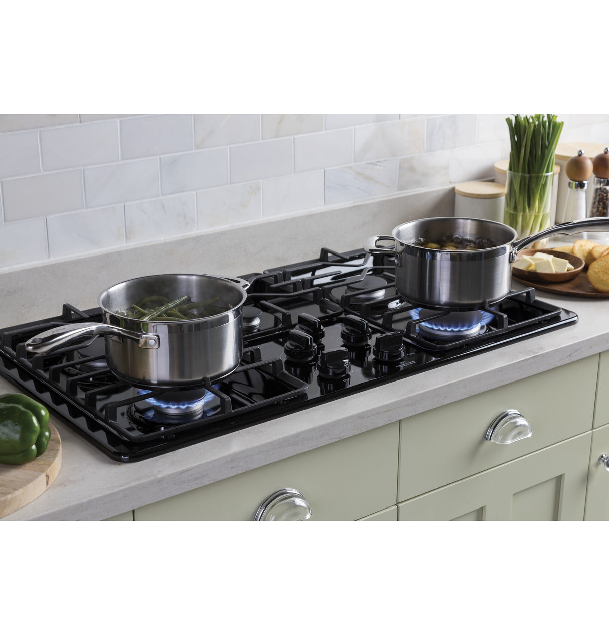 GE APPLIANCES GE(R) 36" Built-In Gas Cooktop with Dishwasher-Safe Grates -  (JGP3036DLBB)