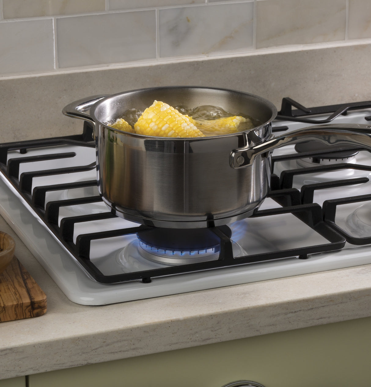 GE APPLIANCES GE(R) 30" Built-In Gas Cooktop with Dishwasher-Safe Grates -  (JGP3030DLWW)