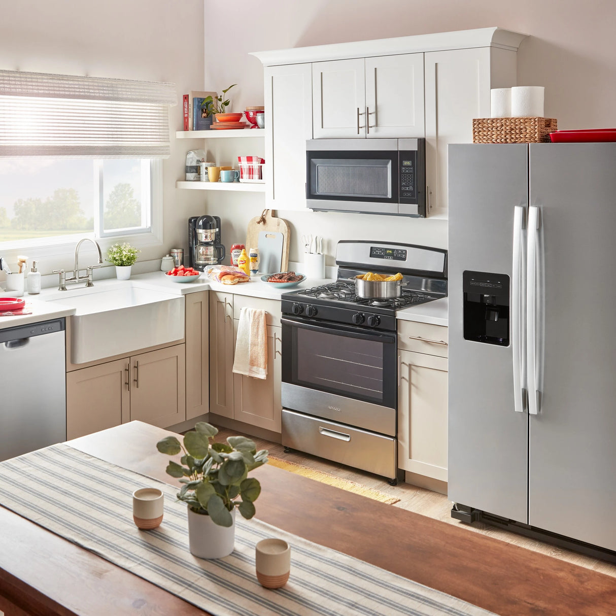 AMANA  30-inch Gas Range with Bake Assist Temps - Stainless Steel (AGR6303MMS)