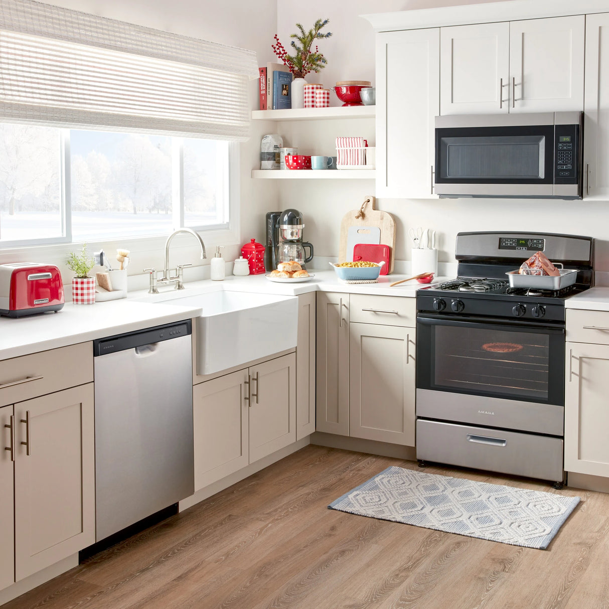 AMANA  30-inch Gas Range with Bake Assist Temps - Stainless Steel (AGR6303MMS)