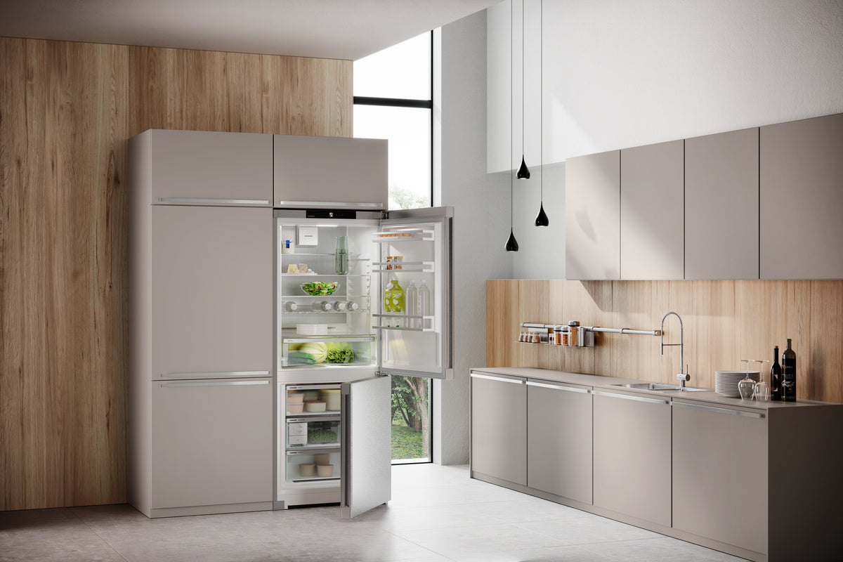 Liebherr  Combined fridge-freezers with EasyFresh and NoFrost, Right Hinged - Stainless (C7620)
