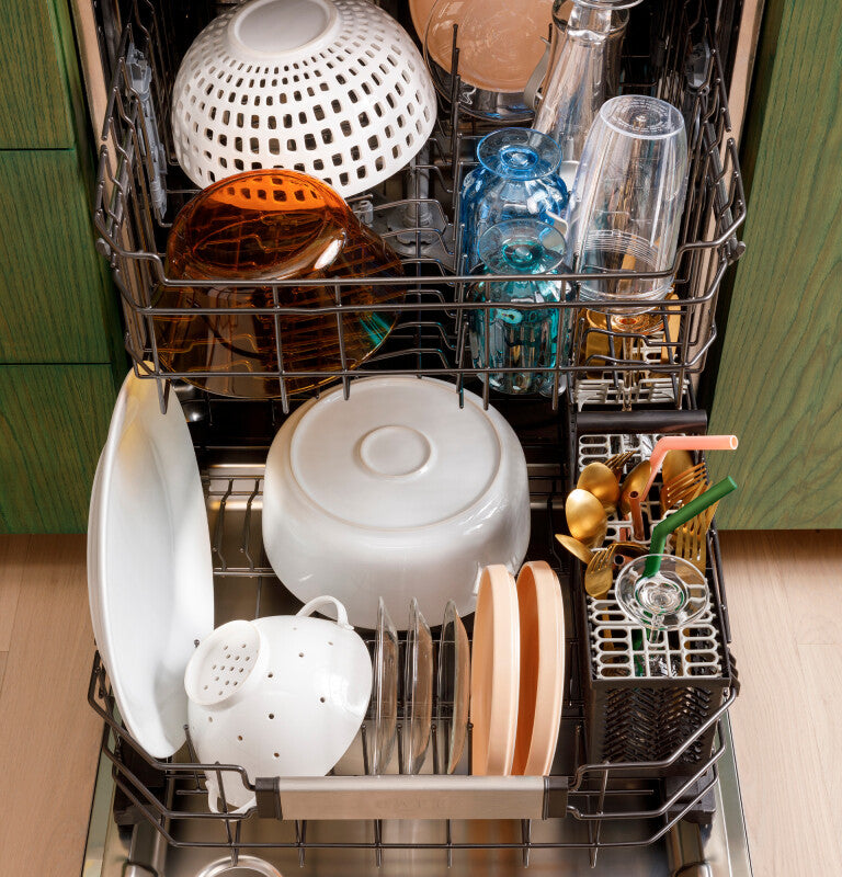CAFE  Caf? Customfit Stainless Interior Smart Dishwasher With Ultra Wash Top Rack And Dual Convection Ultra Dry, Led Lights, 39 Dba - Matte White (CDT888P4VW2)
