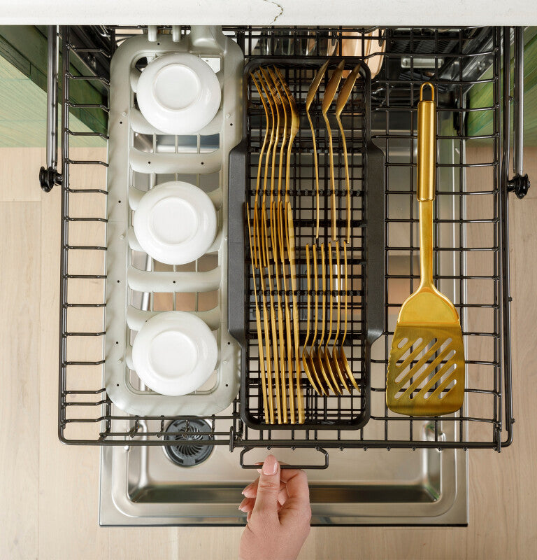 CAFE  Caf? Customfit Stainless Interior Smart Dishwasher With Ultra Wash Top Rack And Dual Convection Ultra Dry, Led Lights, 39 Dba - Matte White (CDT888P4VW2)