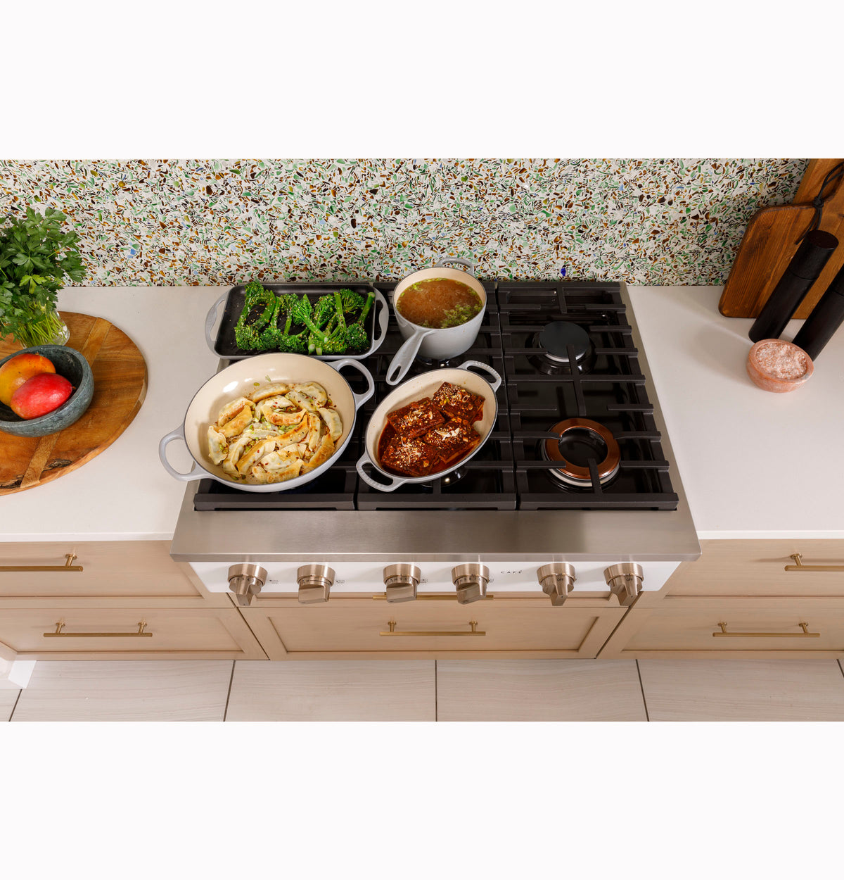 CAFE  Caf? 36" Commercial-style Gas Rangetop With 6 Burners (natural Gas) - Matte White (CGU366P4TW2)
