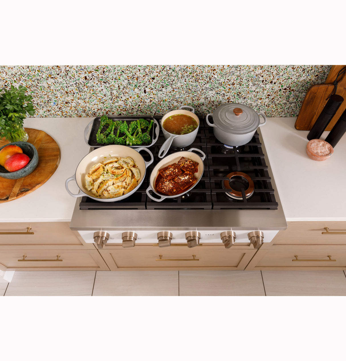 CAFE  Caf? 36" Commercial-style Gas Rangetop With 6 Burners (natural Gas) - Matte White (CGU366P4TW2)